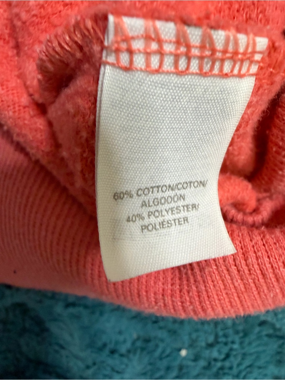 Victoria’s Secret Women’s Large Coral Lips Graphic Sweatshirt 2010s - Picture 5 of 6